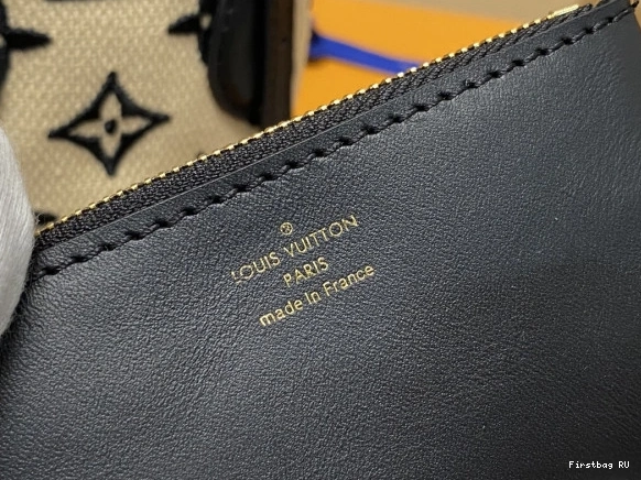 First bag NANO LOUIS BUCKET VUITTON 0822